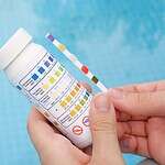 Analysis of the PH and chlorine of the water in a swimming pool in Summer. Check quality of water with test strip, comparing results